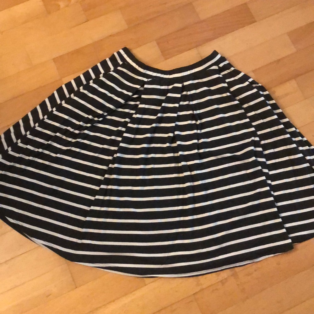 LulaRoe Gray & White Striped Madison Skirt Size L